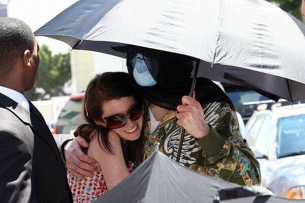 Talitha Linehan and Michael Jackson in Los Angeles in 2009. Picture: National Photo Group